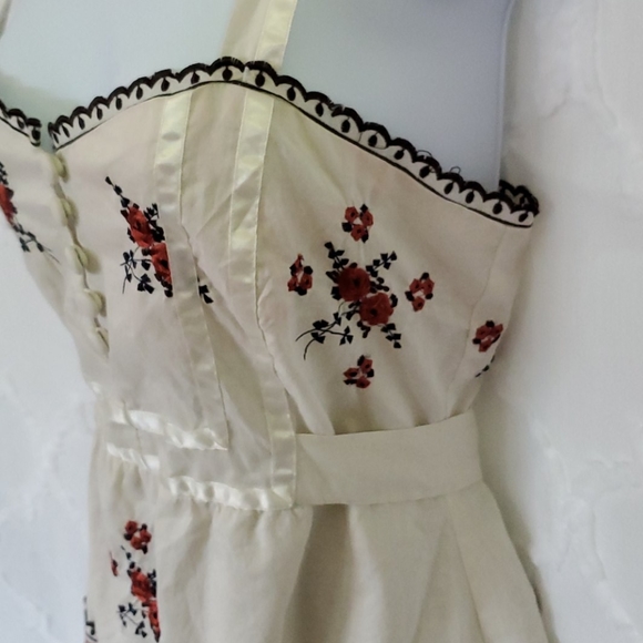 Top - Picture 5 of 16